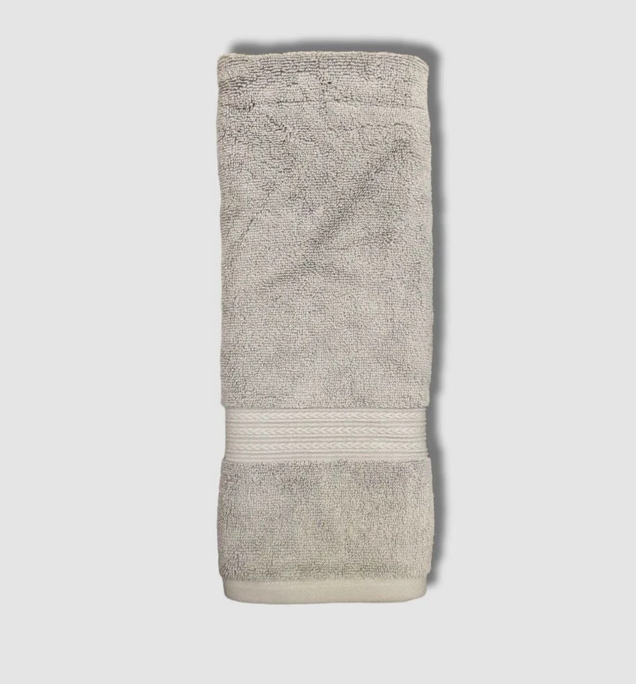 Toalla de mano de baño maciza gris Kassatex $25 16" x 30" Foto 1 de 1