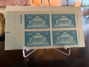 Estampilla de 3 centavos 1954 de la Universidad de Columbia #1029 franqueo de Estados Unidos - bloque de placas de 4 - Imagen 1 de 2