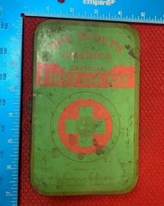 VINTAGE LOT OFFICIAL FIRST AID KIT METAL BOX BSA MATCHBOX COMPASS YT69 - Imagen 1 de 12