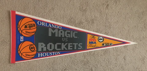 VINTAGE 1995 NBA FINALS HOUSTON ROCKETS VS. ORLANDO MAGIC FELT LICENSED PENNANT Cover