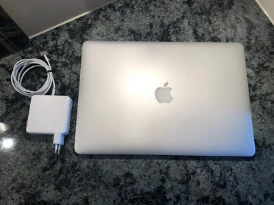 Apple MacBook Pro 2014, 15 Zoll Retina  i7 2,2 GHz 16GB Ram 512GB SSD - Bild 1 von 4