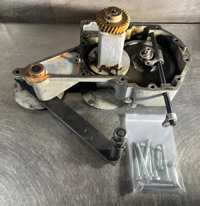 Caja de engranajes de transporte automático cortadora de carne comercial Hobart 1712 genuina - Imagen 1 de 12