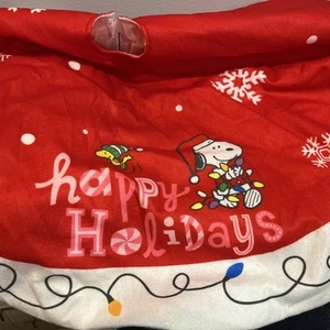Peanuts Snoopy Woodstock & Friends Happy Holidays 48" Christmas Tree Skirt - Picture 1 of 8