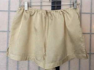 Victoria’s Secret 2000 Silk/Cot Women L Creamy Sleep Shorts/Pajama Bottoms - Picture 1 of 9