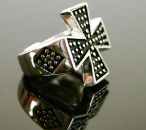 Neu Gothic Mittelalter Kreuz Schwarz & Silber Vintage Titan Stahl Ring - Bild 1 von 1