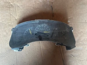 2000 Chevy Silverado 1500 Instrument Cluster C396 - Picture 1 of 3