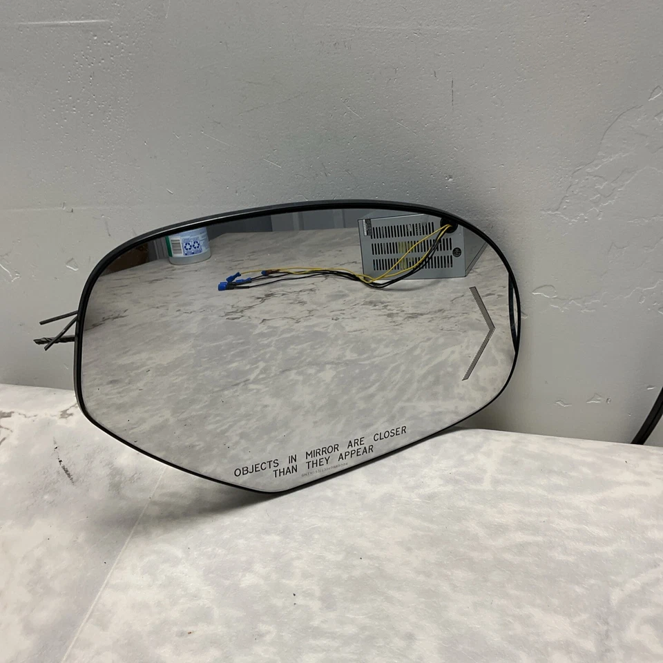 2012 GM CADILLAC ESCALADE SUV ESV EXT OEM PASSENGER RH TURN SIGNAL MIRROR GLASS - Image 1 of 4