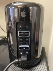 2013 MacPro 3.5GHz 6-Core 32GB RAM 1TB SSD AMD FirePro D500 A1481 - Picture 1 of 7