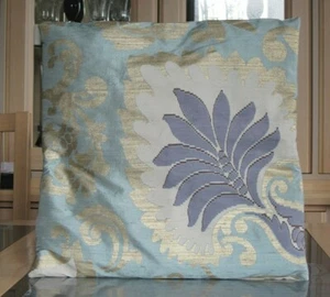 COPRICUSCINO IN SETA UOVO D'ANATRA CON STAMPA DESIGN VIOLA E ORO DESIGN TESSUTO - Foto 1 di 2