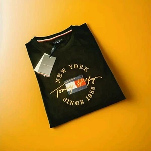 Tommy Hilfiger T-Shirt Chest: 42" INCHES⚫️ Light GSM Cotton Embroidered (MEDIUM) - Picture 1 of 7