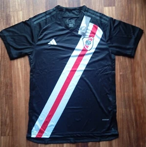 Camiseta prematch de River Plate - Imagen 1 de 4