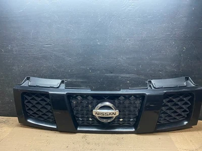 Решетка передняя верхняя для Nissan Titan Armada 2004–2007 годов от оригинального производителя V2466 DG - Изображение 1 из 4