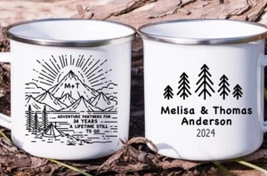 Taza cámper 34 aniversario boda montaña senderismo aventura pareja regalo - Imagen 1 de 7