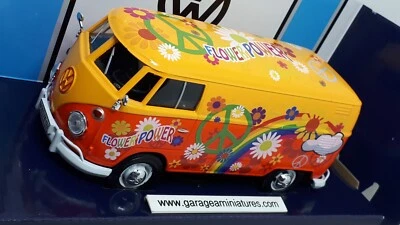 VOLKSWAGEN VAN TYPE 2 T1 FLOWER POWER ORANGE MOTORMAX 79563 ECHELLE AU 1/24 EME - Photo 1/4