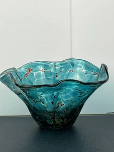 Mundgeblasene Kunstglasschale - Ozean Lava blau Wirbel - 6" breit gekräuselt - Bild 1 von 7