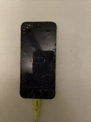 iPhone SE - Image 1 of 4