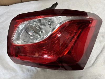 👌🏼 Luz trasera halógena OEM 2018-2021 Chevy Equinox para (RR) RH 84373388 Foto 1 de 4