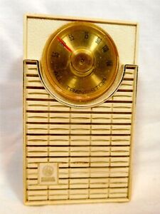 1967 - Working Tested GE Portable Transistor Radio Model  P1710A  Or  P1711A  