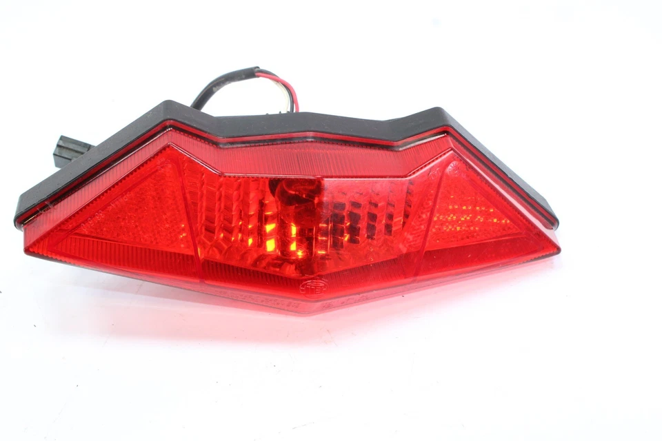 09-12 CAN-AM OUTLANDER MAX 800R OEM LUZ TRASERA 710001203 Foto 1 de 4