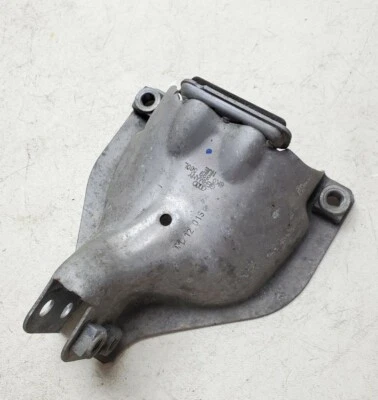 2013-2016 AUDI A4 A5 Q5 B8.5 FRONT RIGHT ENGINE RETAINER PLATE MOUNT BRACKET OEM - Image 1 of 3
