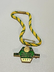 Insignia de mujer de dama de colección 1973-1974 Royal Hong Kong Jockey Club RARA - Imagen 1 de 8