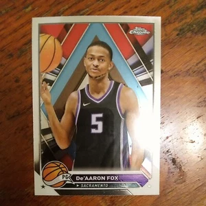 2024 Topps Chrome - De'Aaron Fox - Base - Sacramento Kings #117 - Picture 1 of 4