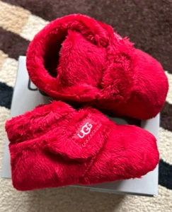 UGG Baby Booties Bixbee Size 2/3 6-12M Red Faux Fur NIB - Picture 1 of 10