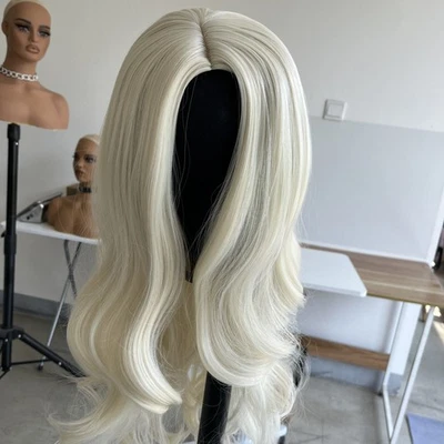 Pelucas de disfraz de cabello rubio platino resistente al calor largas onduladas naturales de Halloween Foto 1 de 4