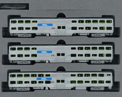 KATO 1068703 N Scale Chicago Metra 3- Bi-Level Passenger Cars GALLERY 106-8703 - Image 1 of 2
