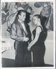 1957 Wire Photo Husband Wife Actors Roger Smith Victoria Shaw Model Formal Wear