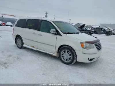 Used Radiator fits: 2009 Chrysler Town & country heavy duty cooling Grade A Foto 1 de 4