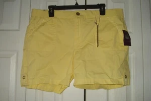 Ladies Petite  Gloria Vanderbilt  Shorts Yellow Size 16 P - Picture 1 of 2