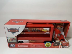 Nuevo en caja Disney Pixar Cars Mack Mini Racers Remolque de metal con iluminación McQueen Mattel - Imagen 1 de 2