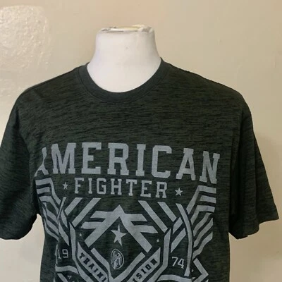 American Fighter MMA Boxeo Entrenamiento Verde Oscuro Camiseta Gráficos Estampado Talla 2XL Foto 1 de 4