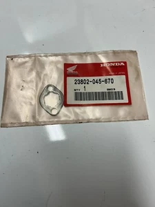 Honda drive sprocket fixing plate Z50  MR50K  23802-045-670 Genuine new unopened - Bild 1 von 5