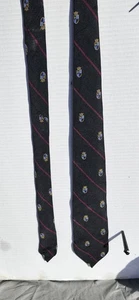 Corbata de seda Bill Blass London patrón de rayas con escudo negro hecha a mano 59x3 #29 - Imagen 1 de 5