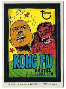 Topps Wacky Packages 1974 octava serie 8 Kong Fu brutal goma de mascar casi nuevo - Imagen 1 de 1