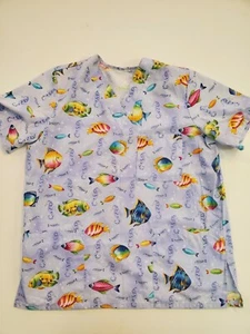 Tropical Fish Print Scrub Top Size Medium Blue Underwater Colorful nurse purple - Picture 1 of 12