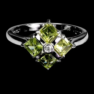 925 Sterling Silver Ring Square Peridot 4mm Natural Gemstone Jewelry Size 9 - Picture 1 of 13