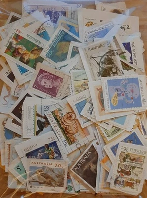 x(AUS-M05) AUSTRALIA Collection of 237 Australia stamps All eras, All different - Image 1 of 4