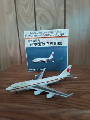 1/600 Schabak Japón Fuerza Aérea Autodefensa Gobierno Avión de Japón B747-400 Foto 1 de 4