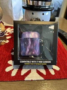 NEW i7 mini earbuds case and backpack keychain NEW - Picture 1 of 4