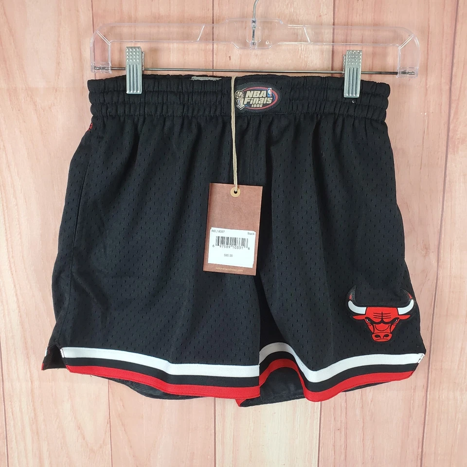 Mitchell & Ness Womens Jump Shot Shorts XS Black Chicago Bulls Hardwood Classics - Image 1 of 4