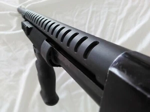BLACK OPS POLYMER HEAT SHIELD FITS MOSSBERG 500 590 MAV 88 12 GA SMOOTH BARRELS - Picture 1 of 9