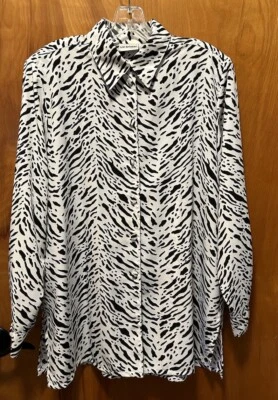 Blusa Ligera Liz Baker Estampado Cebra Talla Grande Usada en Excelente Condición Foto 1 de 4