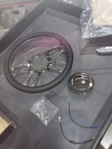 Volante 14" Cromo Medio Envoltura 9 Agujeros Estilo Nueva Era y Botón Bocina Lisa - Imagen 1 de 10