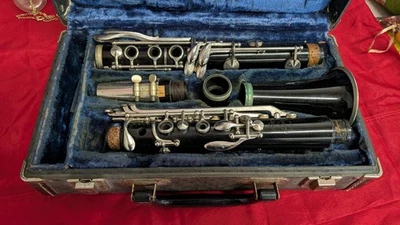 Clarinete de madera Normandía "Especial" Le Blanc hecho en Noblet, Francia con estuche Foto 1 de 3