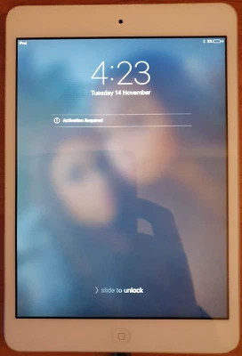 Apple iPad Mini A1432 White/Silver 7.9" Screen 512MB RAM, PIN LOCKED, VGC - Image 1 of 4