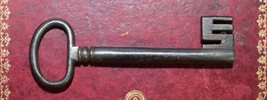 Antica Grande Chiave in Ferro Ancient Key Alter Schlüssel Clé Ancienne 1700 - Picture 1 of 4