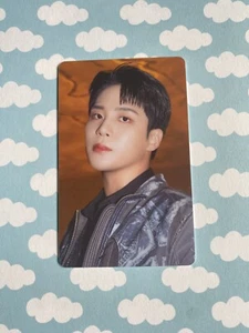 ATEEZ - Spin Off: Vom Zeugen Jongho Ver eine QR-Fotokarte - Bild 1 von 2